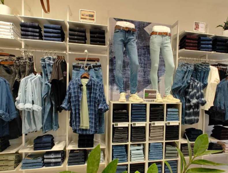 Retail Outlets interior space designed by DSC Interiors part 5